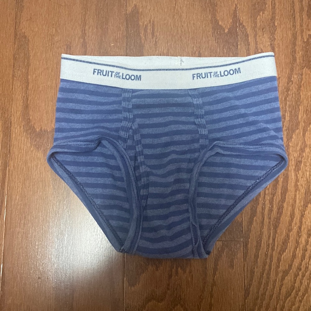 🧡 boy’s ‘Fruit of the Loom’ striped underwear